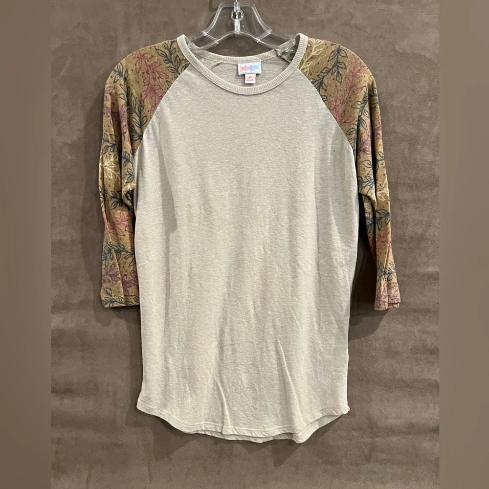 LuLaRoe Randy Tee - Picture 1 of 3